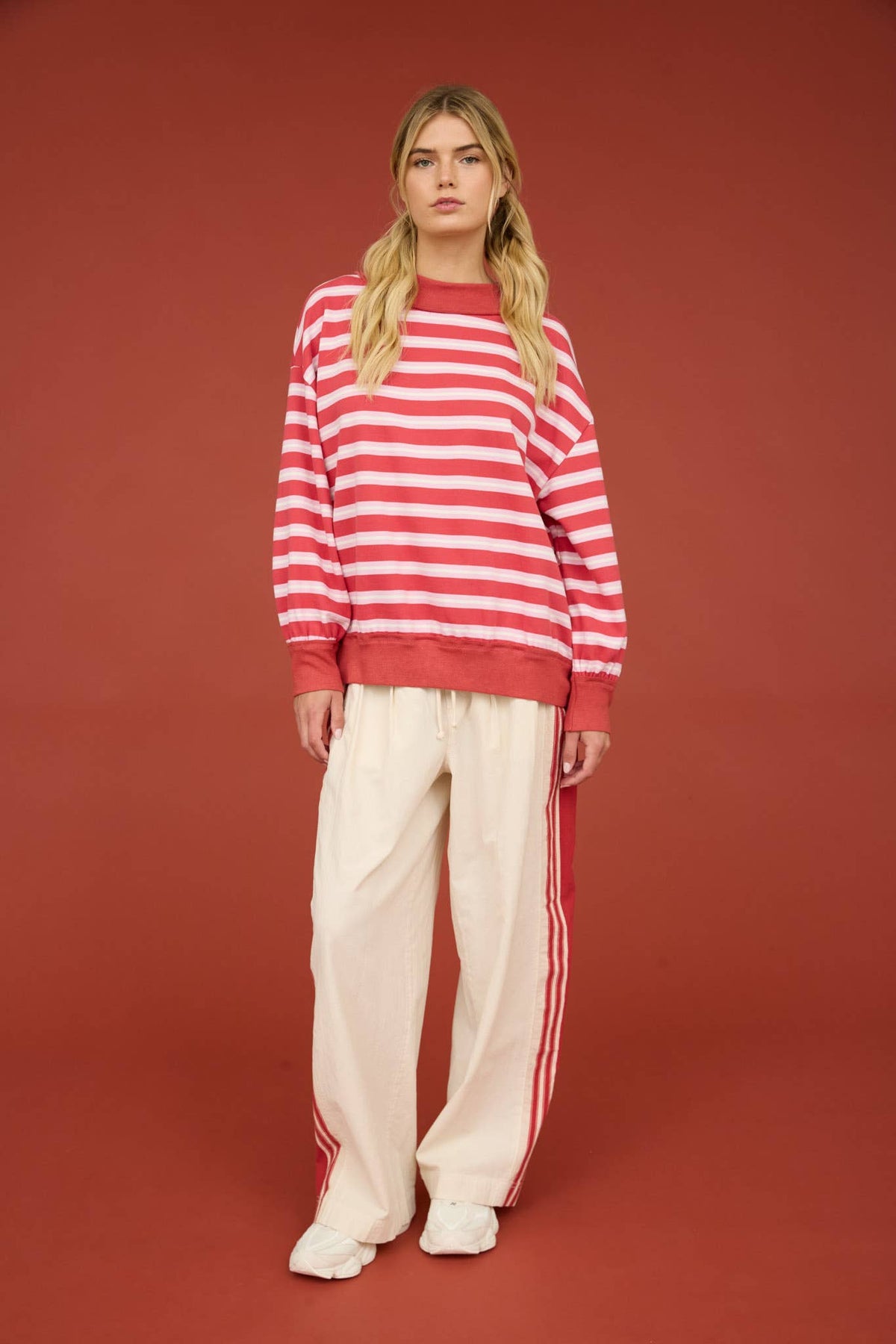 CONTRAST WIDE NECK LONG SLEEVE STRIPE KNIT TOP