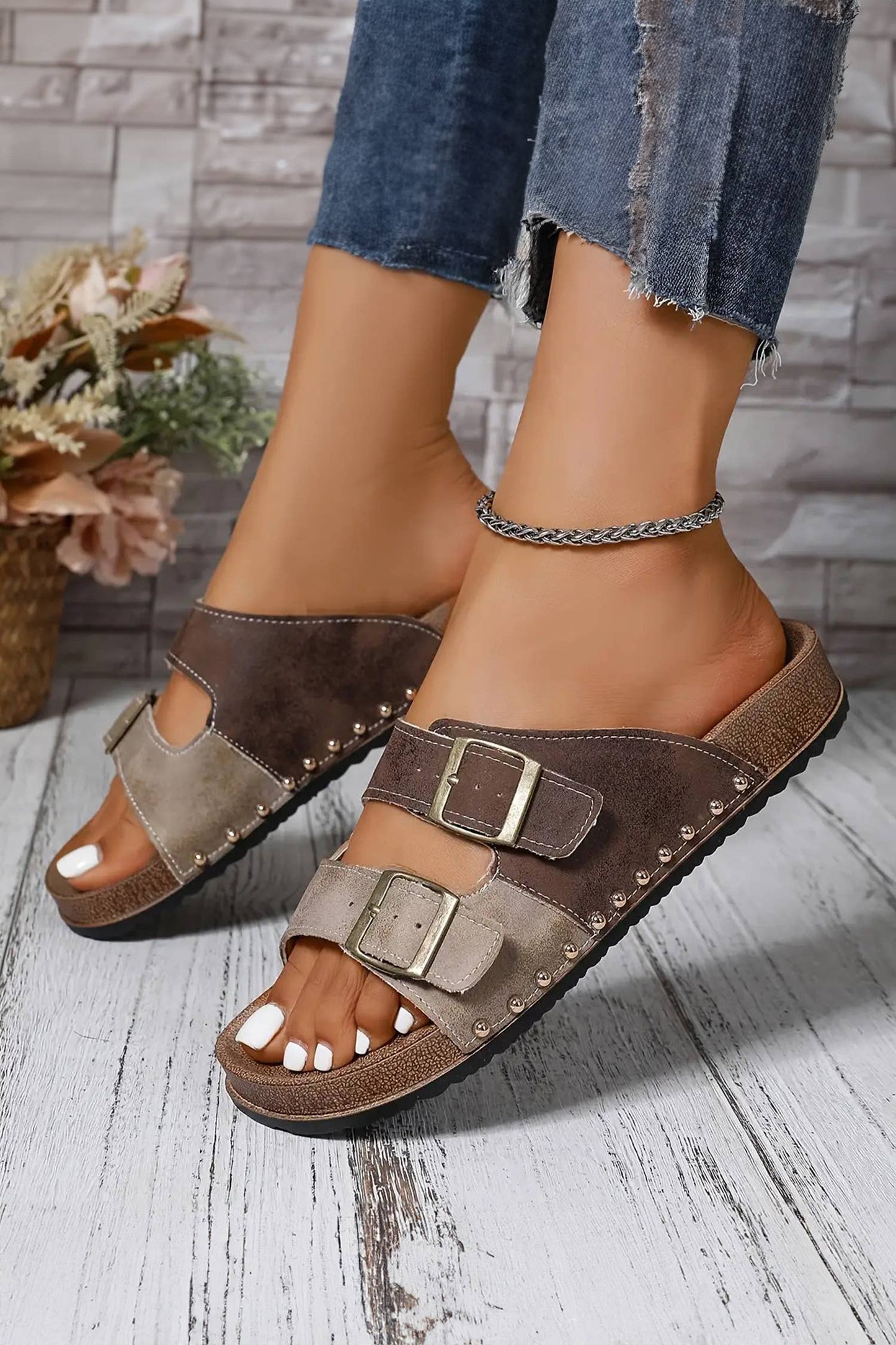 Two-tone Retro Buckle Straps Hollowed Faux Suede Slippers