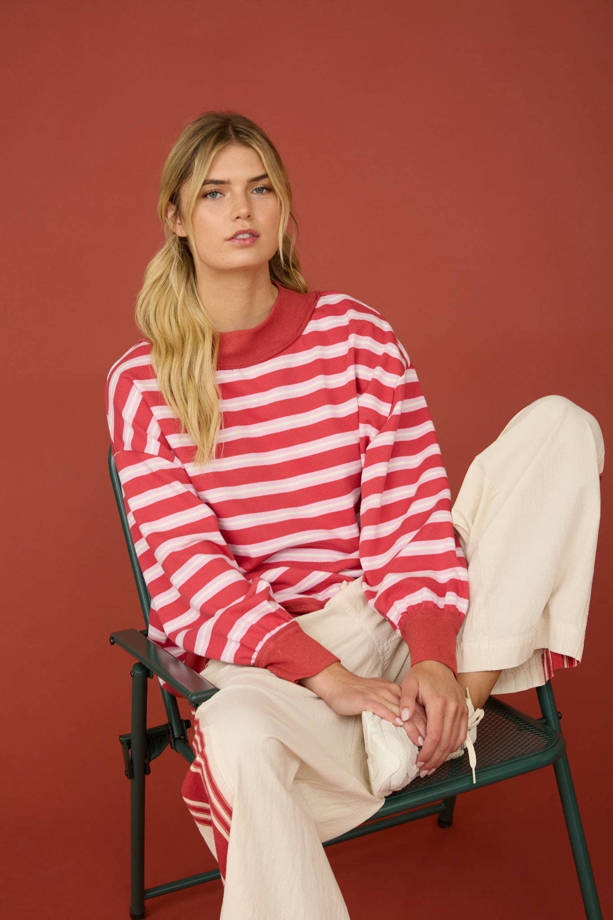 CONTRAST WIDE NECK LONG SLEEVE STRIPE KNIT TOP