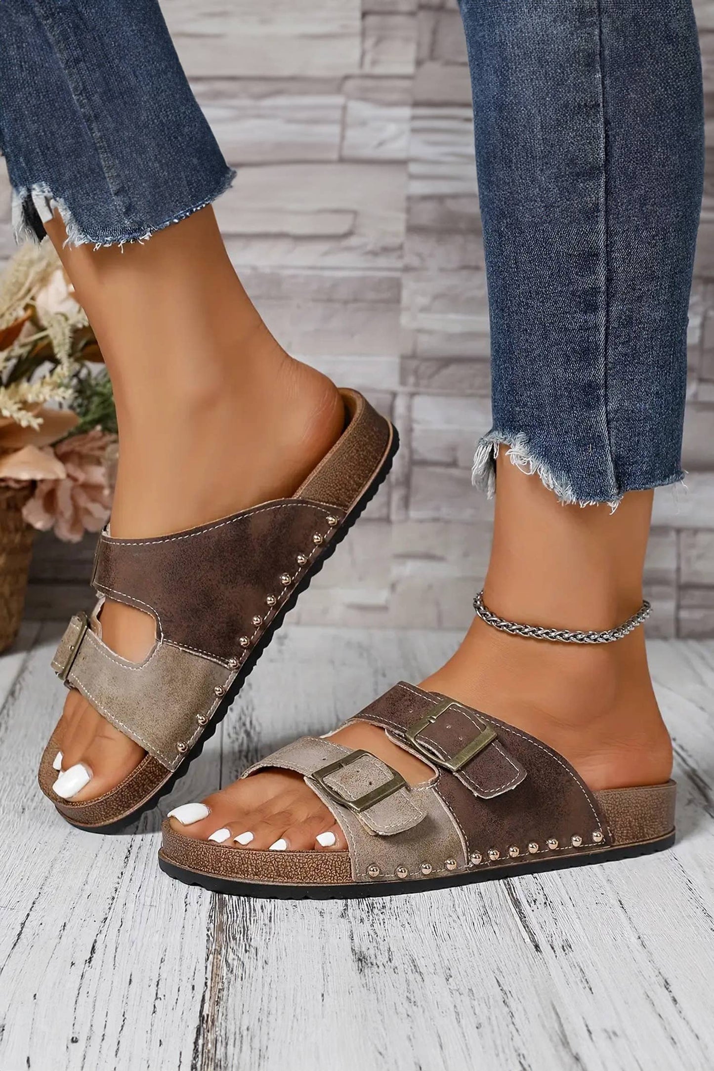 Two-tone Retro Buckle Straps Hollowed Faux Suede Slippers